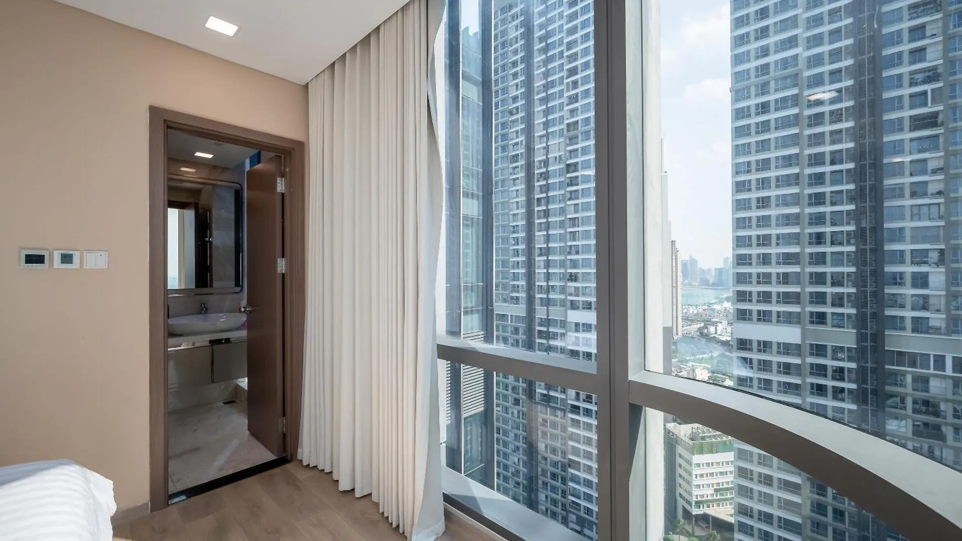 Landmark 81 President Suite - Vinhome Central Park Ho Chi Minh City Apartment